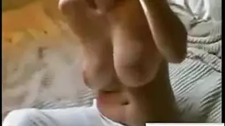 الام سكرانه والواد يلعب في مسها