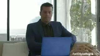نيك كس عميق وممتلئ بالمتعة