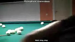 كس كبير يدفق سائلا أنثويا أبيض