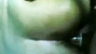 قضيب حيواني يوسع فرجها المفتوح
