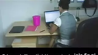 زوجة الأخ الممتلئة تتعرض لجلسة شرجية قاسية