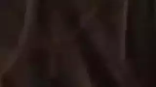 جنس جماعي في الساحة: قصص إباحية جديدة منطلقة