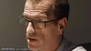 مداعبة أثداء جنسية تنتهي بقذف على الوجه