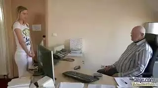 سكس بنت مع الشغاله