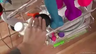سكايلار سنو تحب السائل المنوي على وجهها