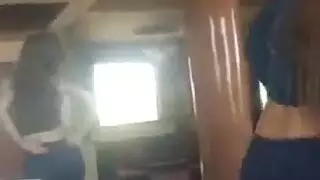 ثنائي عاهر يمتلئ: اختناق من صوت قضيب أسود سميك