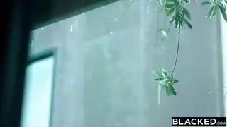 مهووسة بالقضيب الأسود الكبير