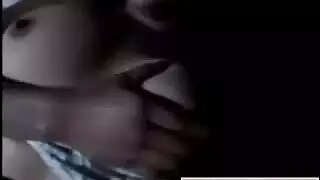 من العزف إلى الإباحية: شرموطة تظهر جسدها، تلعب بنفسها، ثم تُنك بقوة