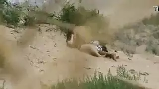 جنس صارخ لمراهق مغربي مع عاهرة على الشاطئ