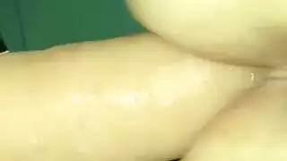 تدليك زيتي جسدي حسي يتحول إلى إباحي