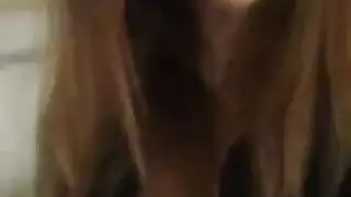 ربة المنزل العاهرة تحب القضيب أكثر من الواجبات