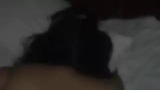 شقراء ممتلئة الجسم تحصل على قذف ساخن على وجهها وتشعر بقضيبه الصلب ينبض