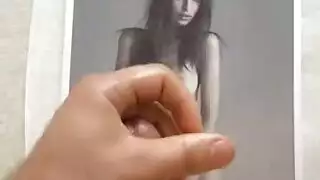 فرج إيميلي راتاجكوفسكي المبلل يستمتع برحلة خشنة على لعبة جنسية