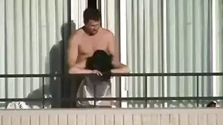 سكس سعودي ينيك زوجته في الفندق ليلة الدخله ي