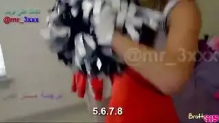 أخ يضخ أخته مليئة بعد التمرين