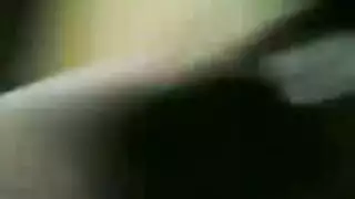 كريمة منزلية هاوية: زوجة عربية تمتلك على أريكة غرفة المعيشة