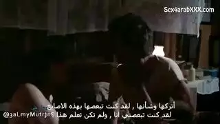 زوج أمي مدمن على رائحة كسي المثيرة