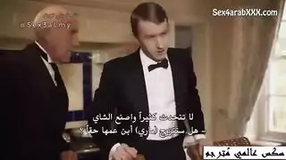 مشهد إباحي: الموظف يشارك زوجة المدير والخادمة في فعل ثنائي
