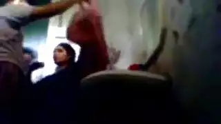 جنس حمام ساخن: يأخذ زوجة أخيه