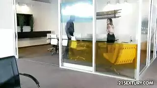 لانا بول مترجم