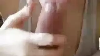 مص قضيب ملحمي: هذه المراهقة العراقية تحب القضيب الصلب الضخم