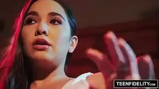 نيك خشن مع عاهرة محتاجة