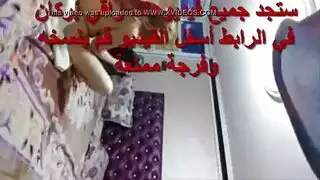 ركوب قاسي: مغربية حارة تقفز على زب جزائري