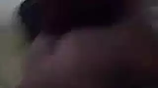 طفل يقذف على امه