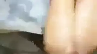 العرض الحصري: شاب أنيق يطلق رغباته في مشهد إباحي صريح