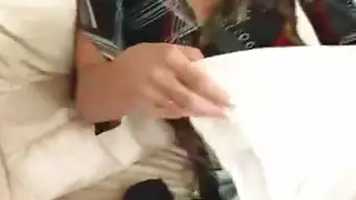 مص صدر بنت صغيرة