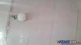 كاميرا خفية تلتقط جنس في الحمام