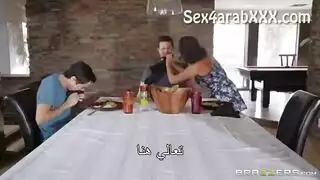 وقت التغذية مع فرج الأم بالتبني كريسي لين