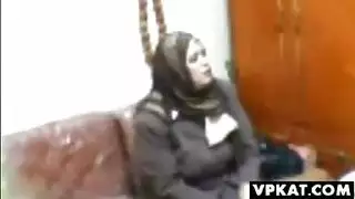 تسليم الكس: المدير المغربي يسيطر على سكرتيرته في المكتب