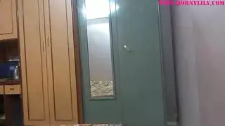 بنات صغيرات وذب كبير