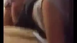 تدريب شرجي قاس بقضيب مطاطي ضخم