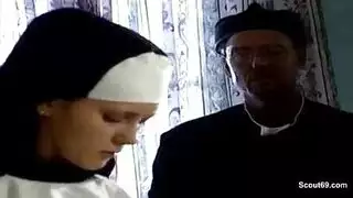 تلميذات يابانيات صغيرات في حفلة جنس إكس إكس إكس