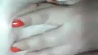سكس عربي إباحي: فتاة مصرية تأخذ عدة قضبان