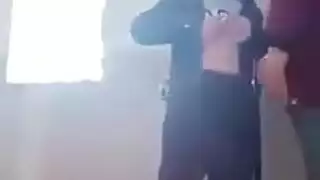 فيديو سكس جزائري: ممارسة خفية تقاطعها زيارة مفاجئة