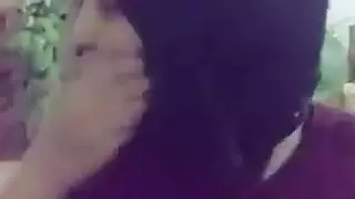 لقاء سري: محجبة تأخذ قضيبًا عميقًا