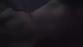 مص قضيب كبير: فعل فموي مليء باللعاب