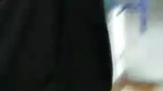 شاب ينيك بنتين في المحل