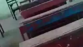 حفلة جنس طلابية صريحة في مساكن الحرم الجامعي