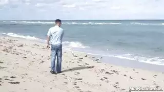 جورجينا ونايه خليفه مع شاب مترجم