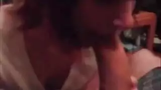 مراهقة صدرها صغير تفضل الجنس القوي على مهمة الواجب المنزلي