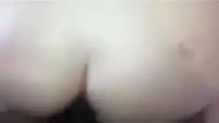 مهبل مضخوم بالكامل بقضبان مزيفة عملاقة