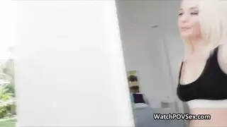زوجان آسيويان مثيران: إباحية وقت النوم بأثداء كبيرة