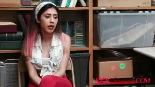  مهبل شابة تُضرب بقوة وتئن بصوت عالٍ خلال فعل إباحي عنيف