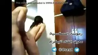 اردني ينيك طيز كويتيه وزميله يصورهم