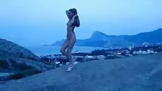 ذهب ليعطي صديقه أغراضه