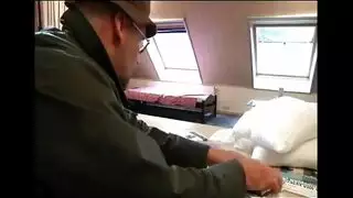 نيك كس مديري كبير السن ينيكني